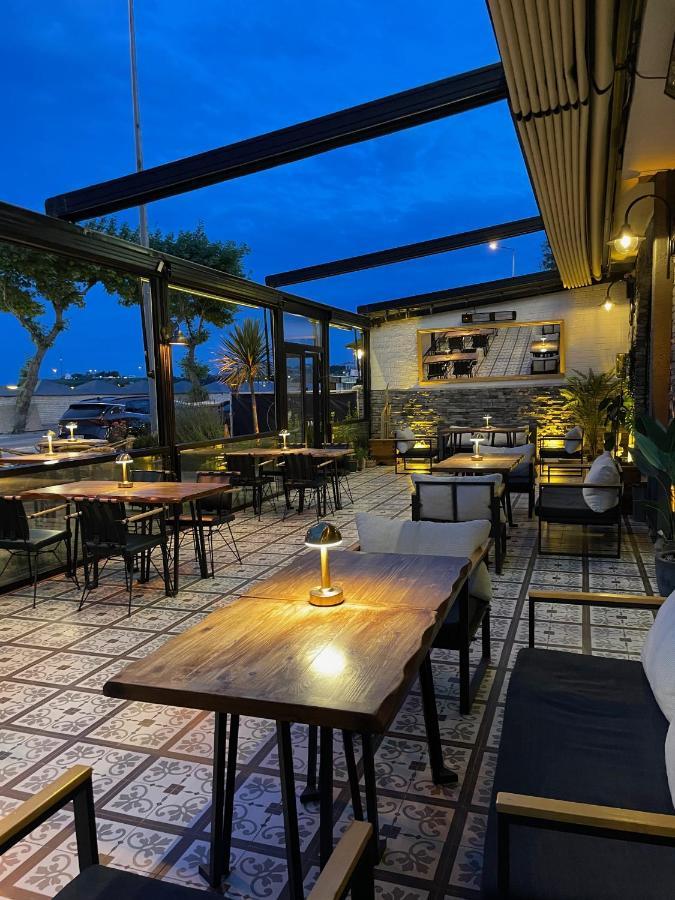 8 Rooms Hotel Гелиболу Екстериор снимка