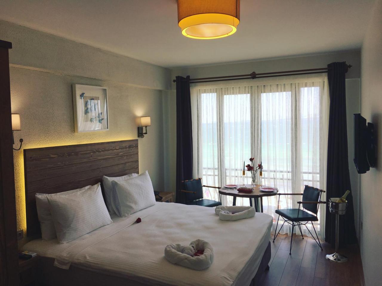 8 Rooms Hotel Гелиболу Екстериор снимка