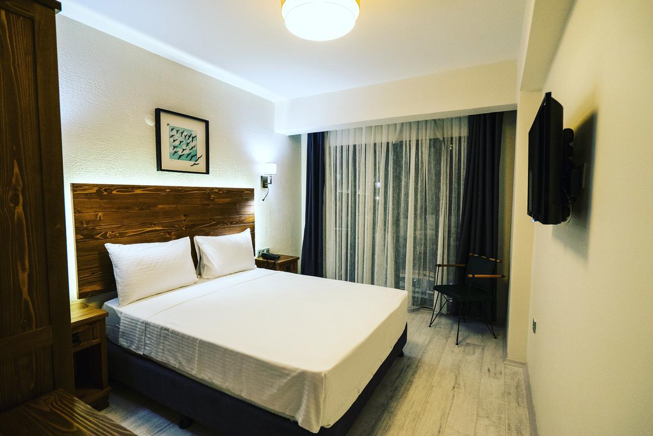 8 Rooms Hotel Гелиболу Екстериор снимка