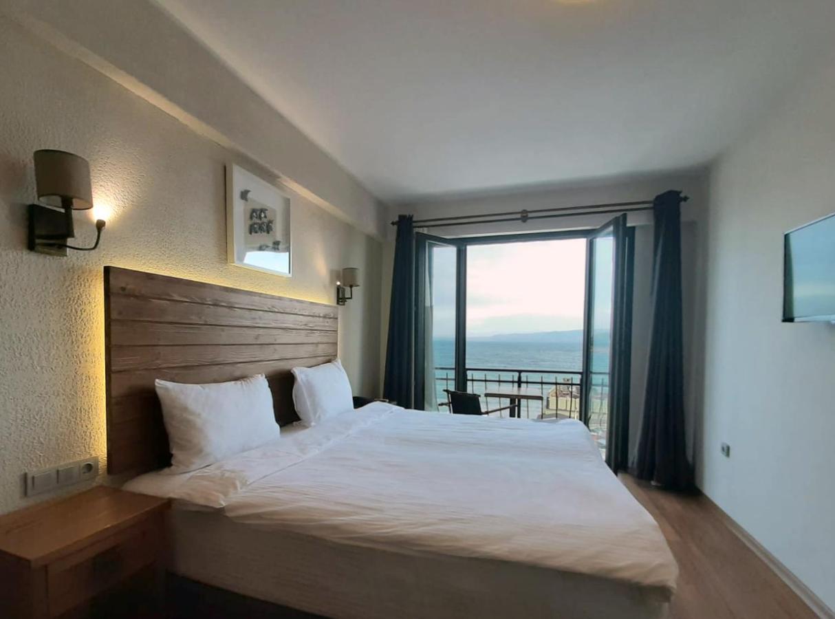 8 Rooms Hotel Гелиболу Екстериор снимка